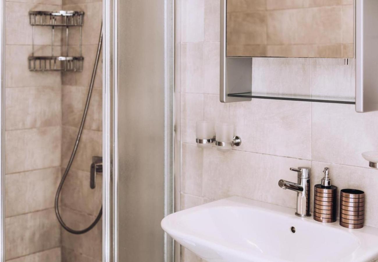 Appartamento H&O Royal Townhouse In Center Paphos Esterno foto