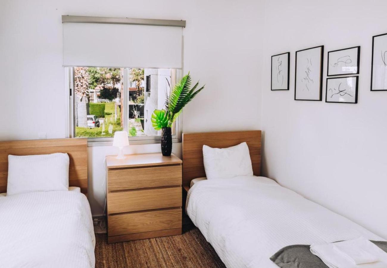 Appartamento H&O Royal Townhouse In Center Paphos Esterno foto