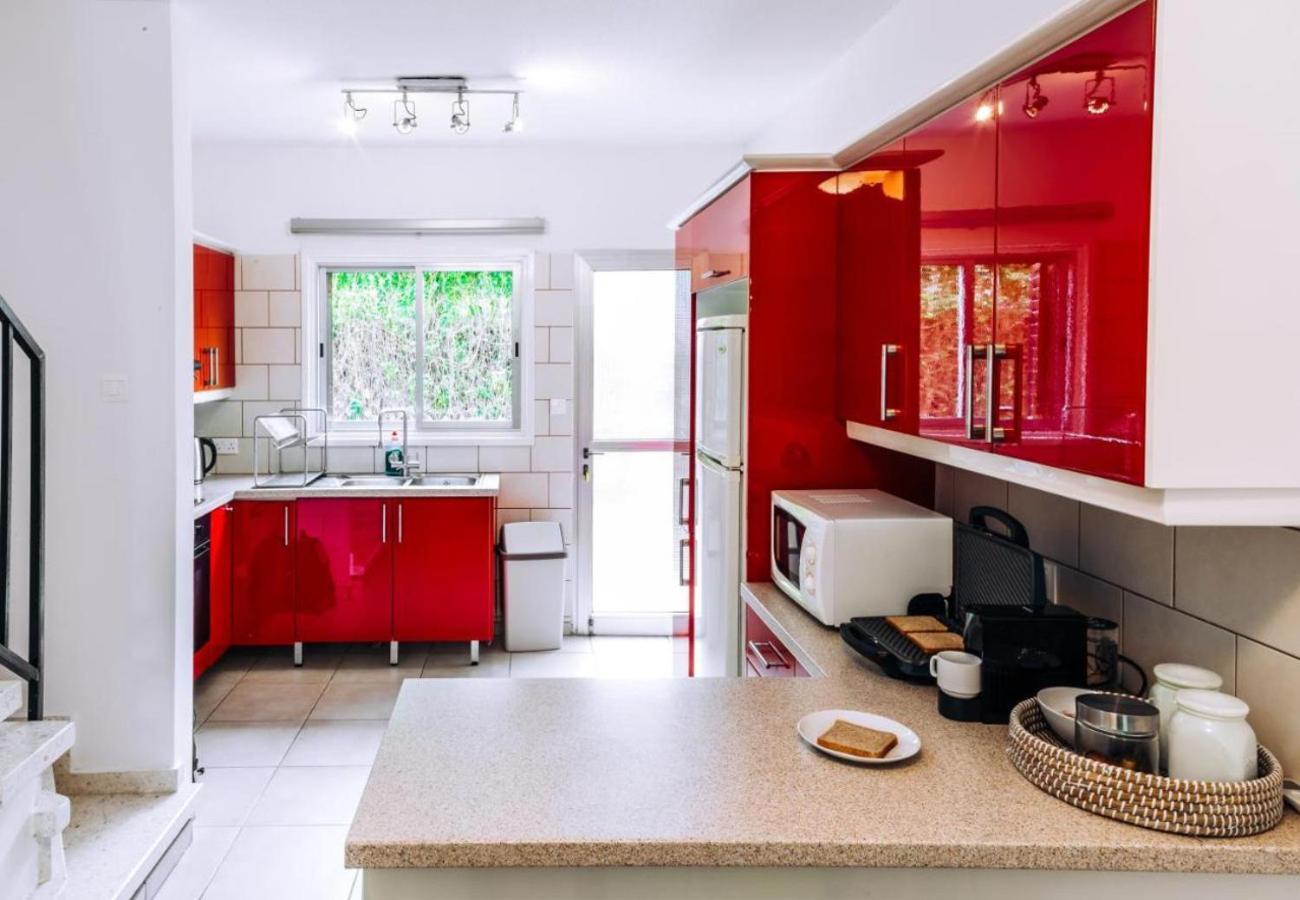 Appartamento H&O Royal Townhouse In Center Paphos Esterno foto