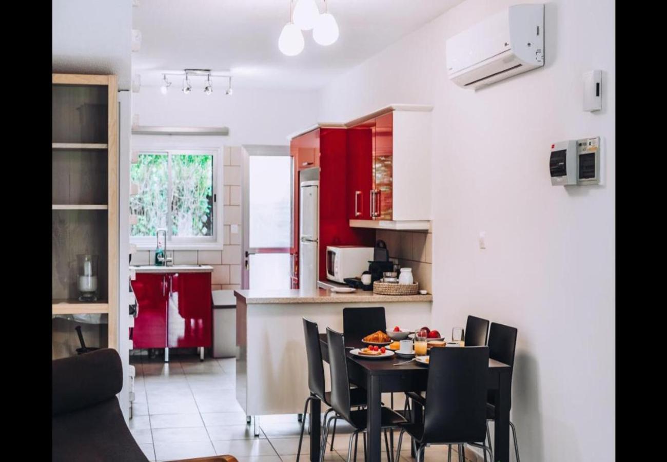 Appartamento H&O Royal Townhouse In Center Paphos Esterno foto