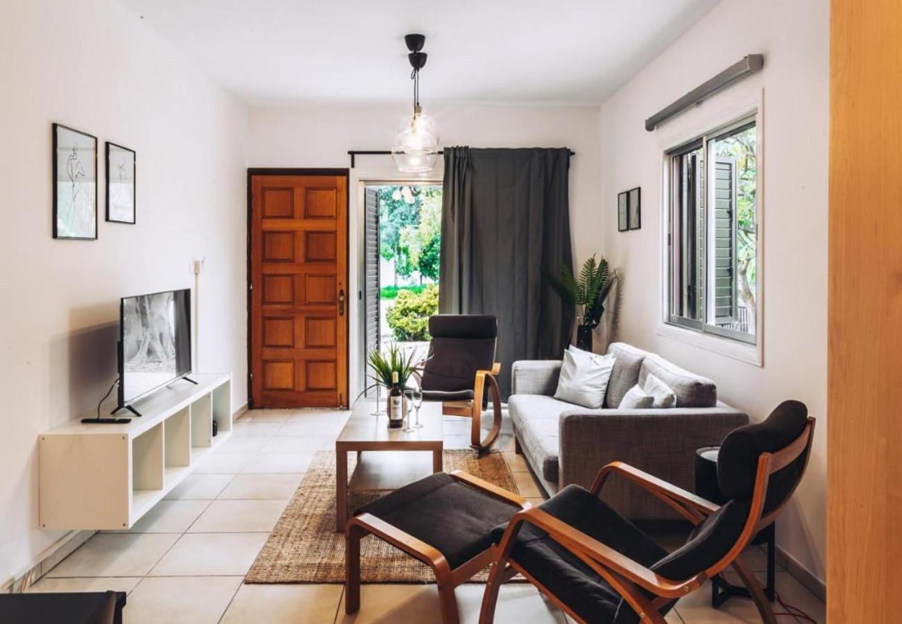 Appartamento H&O Royal Townhouse In Center Paphos Esterno foto