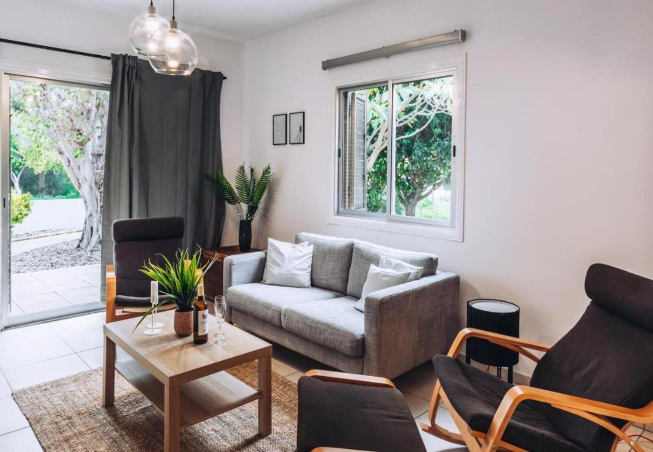 Appartamento H&O Royal Townhouse In Center Paphos Esterno foto